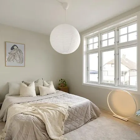 One Bedroom, Ev-charging, Walk-in Closet, Garage *